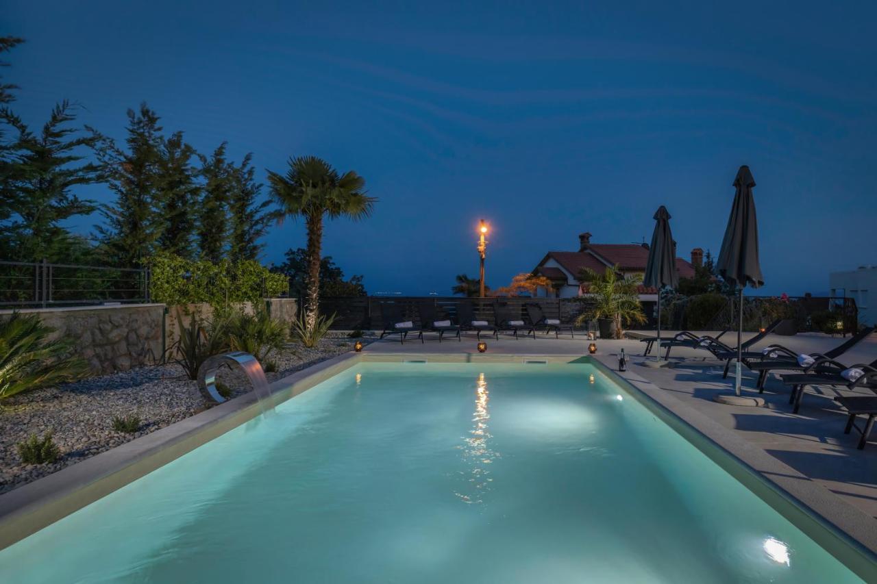 Villa Adriatic, Apartment Chiara With Sea View And Heated Swimming Pool, Free Private Parking, Ičići Exterior foto