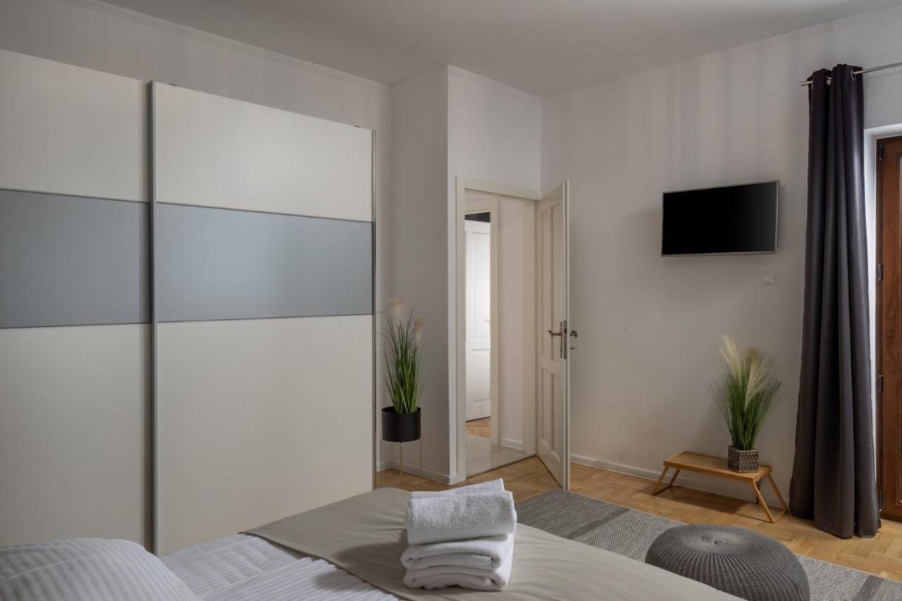 Villa Adriatic, Apartment Chiara With Sea View And Heated Swimming Pool, Free Private Parking, Ičići Exterior foto