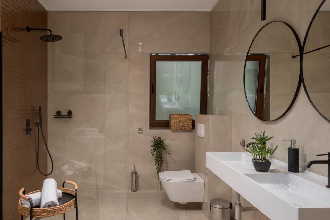 Villa Adriatic, Apartment Chiara With Sea View And Heated Swimming Pool, Free Private Parking, Ičići Exterior foto